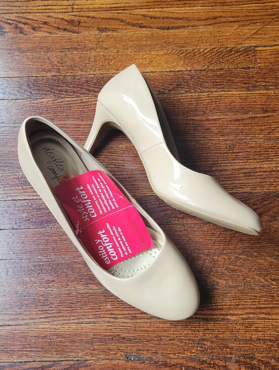 dexflex comfort Shoes - Dexflex Comfort Women's Shoes Beige Faux Patent Classic Pump 3" Heel Size 11